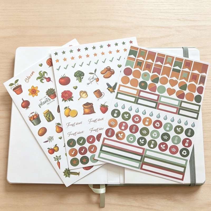 Garden Maintenance Log Book With Hardcover And Elastic Closure For Plant Tracking