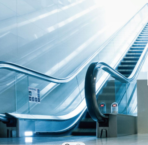 Smooth Running Moving Walk Escalator