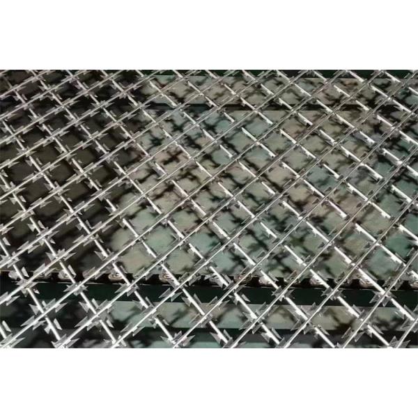 Diamond Opening Mesh Type Razor Wire Mesh Sheet 1.8 X 6m For Security