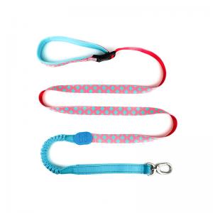 China 3 Ft 25 Ft 26 Ft Retractable Reflective Dog Leashes And Collars Free Hand Polyester Rope on sale