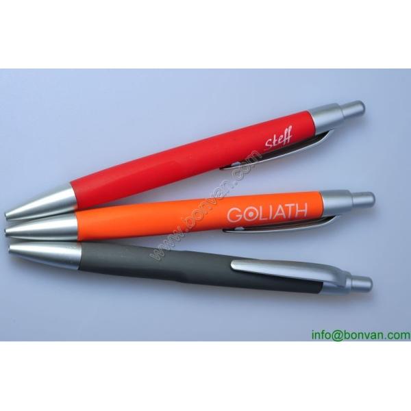 silver body colored grip retractable plastic ball pen,popular promotional gift ball pen