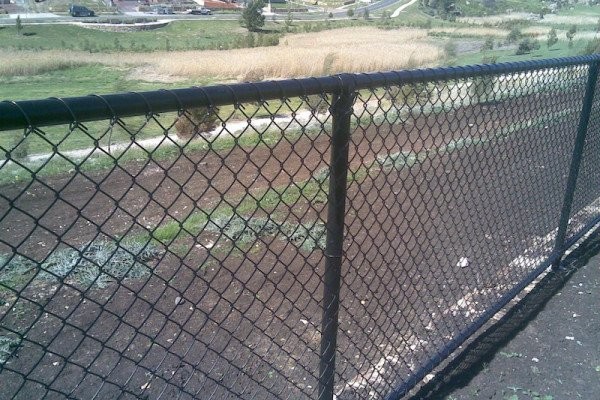 Black PVC Coated Chain-Link Fence/Cyclone 2.1m*15m*50mm*3.3mm*52.8kg