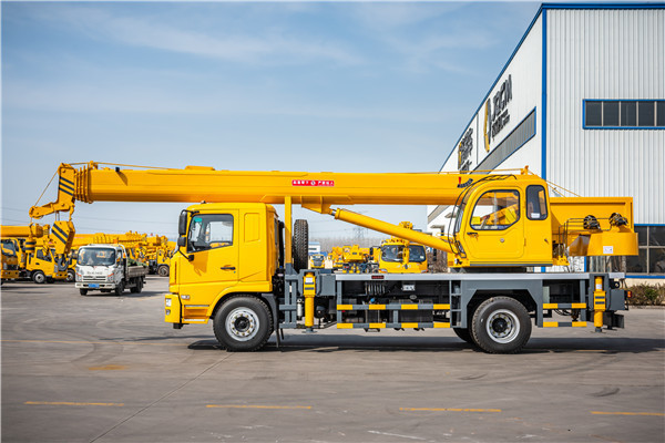 Bridge Project 6T Crane Construction Equipment High Work Efficiency