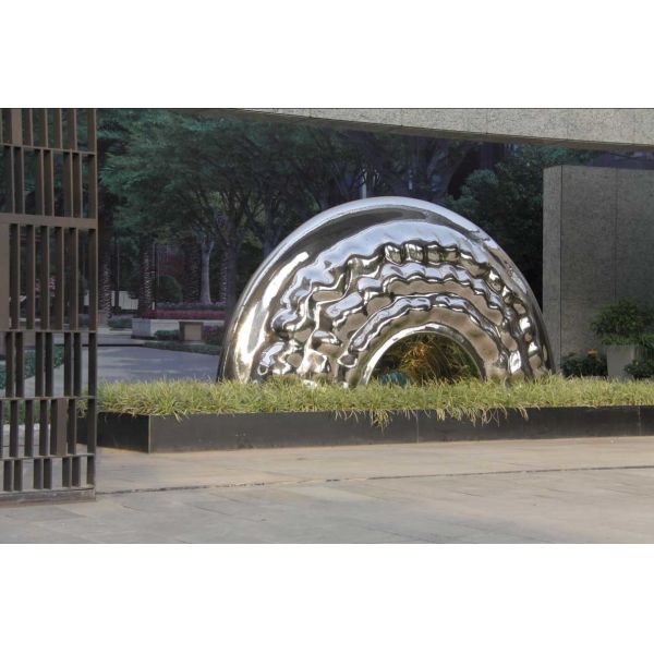 Stainless Steel Large Outdoor Sculpture , Mirror Polished Outdoor Modern Art Statue