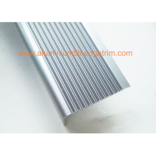 Right Angle Slip Resistant Chrome Stair Nosing Anodized Light Blue Color