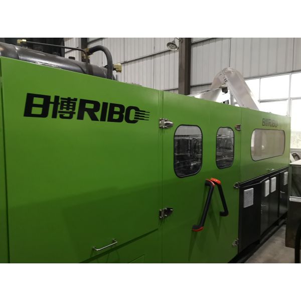 PET 3PH Beverage Drinks 50HZ Automatic Blow Moulding Machine Edible Oil Bottle
