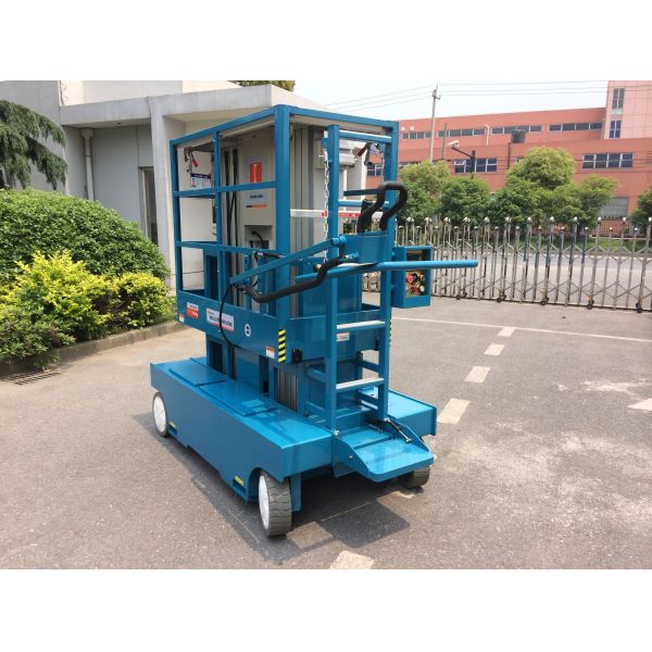 Self - Propelled Dual Mast Aerial Work Platform Blue 8m Height Light Weight