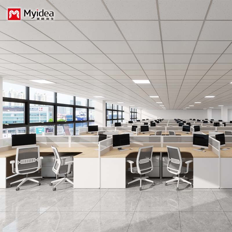 Commercial-Grade Wooden Office Desks with Tempered Glass Screens – Durable, Scratch-Resistant Surface, and Sturdy Construction for High-Traffic Workplaces.