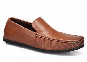 China Slip On Mens Soft Moccasin Shoes Genuine Leather  Flats Gommino Driving Shoes on sale