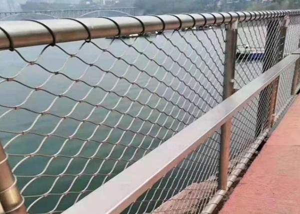 Flexible 304 Stainless Steel Wire Rope Mesh with 40mm Mesh Size for Gardens and Protection