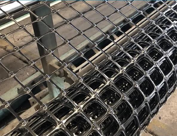 65x65mm PP Extruded Biaxial Fiberglass Geogrid Retaining Wall Mesh 30/30kn