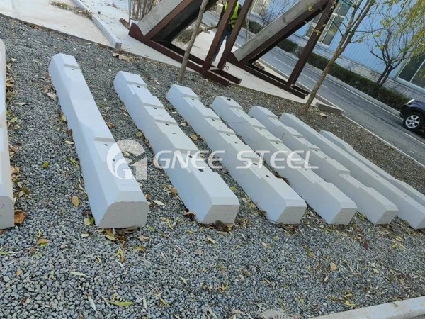 Various Types Rail Track Sleeper For Railway Fastening System