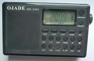China LCD Display FM MW SW Radio 230g Rechargeable Clock Radio Dry Batteries on sale