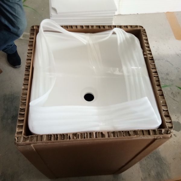 Durable Freestanding Bathroom Basin Customized Shape And Color
