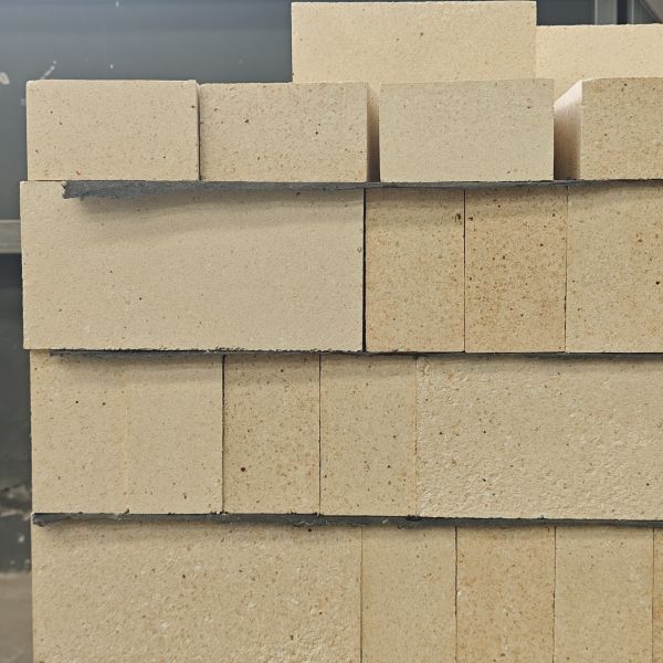 Customized High Alumina Fire Kiln Bricks Good Slag Resistance High Temp Fire Brick