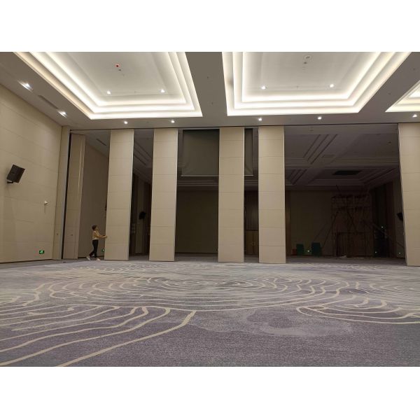 Melamine Board Gym Acoustic Partition Wall Ballroom Soundproof Folding Walls