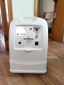 Cheap 95.6% 10L portable Oxygen Generator Guangdong Medical Oxygen Concentrator for sale