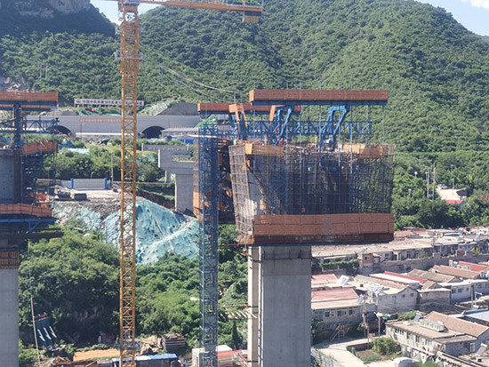 Construction Steel Formwork Cantilever Forming Traveller