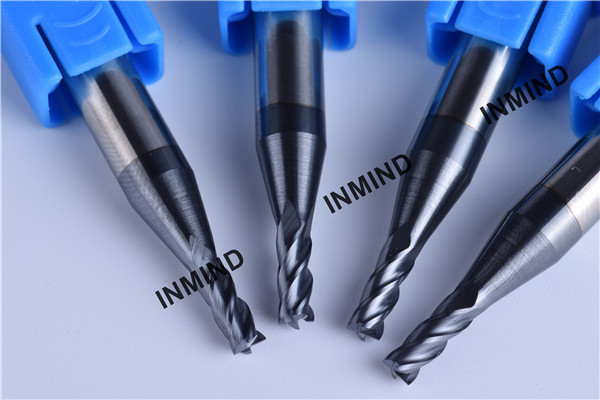3.5 mm Diameter 4 Flute Solid Carbide End Mills 0.8 UM Grain Size H6 Tolerance