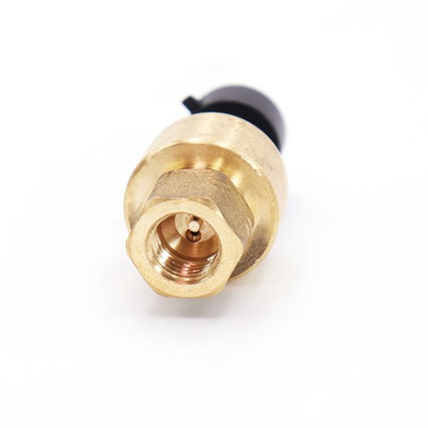 Brass HVAC Pressure Sensor 1% FS Ac Refrigerant Pressure Sensor 2-6Mpa