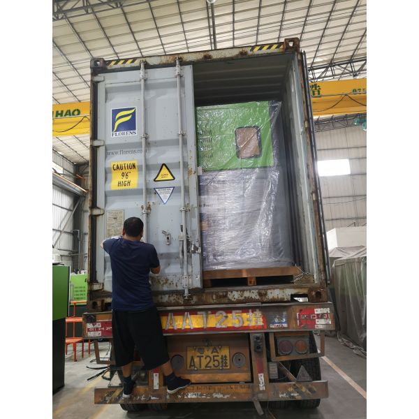 380V 6000BPH Automatic Blow Moulding Machine 4 Cavity Pet Blowing Machine