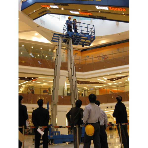 Four Mast Mobile Elevating Work Platform 12m Working Height For Hospitals
